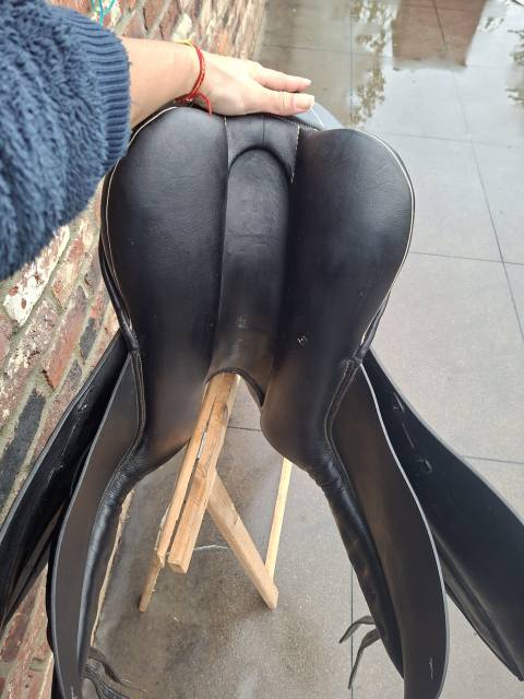 Sella da dressage Zaldi  17.5" - 2015