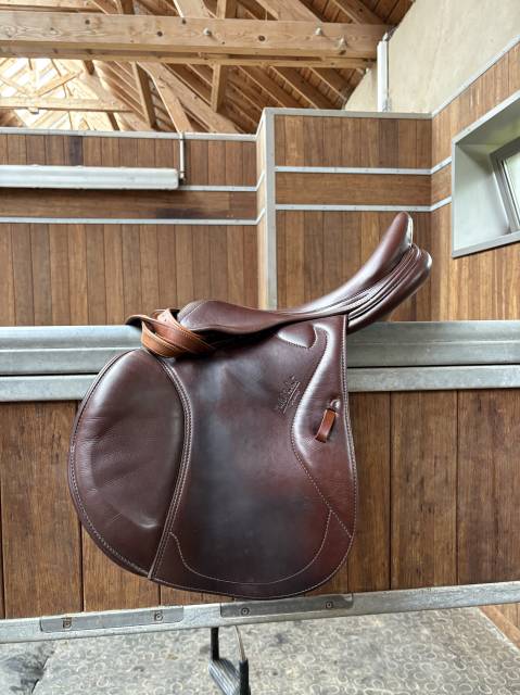 Sella da salto ostacoli Prestige Italia  17" - 2008