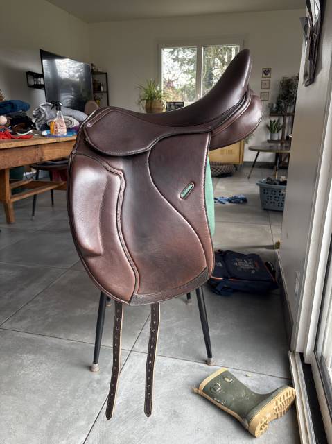 Sella da dressage  Dressage monoquartier 17.5" - 2022