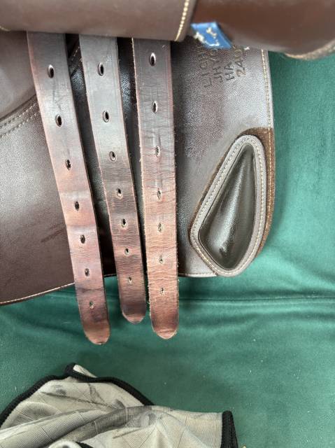 Sella mista Ikonic  17" - 2024