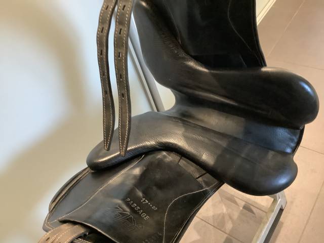 Sella da dressage Zaldi  17" - 2013