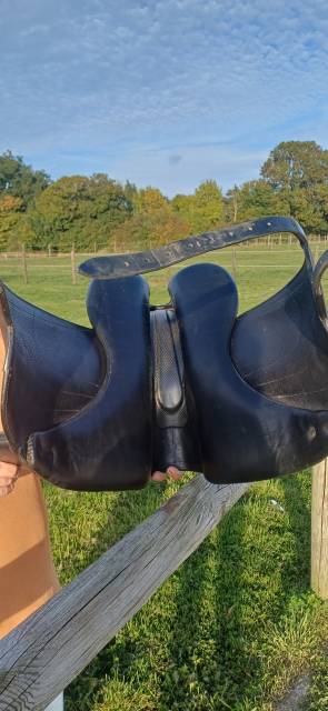 Sella da dressage Devoucoux  18" - 2022