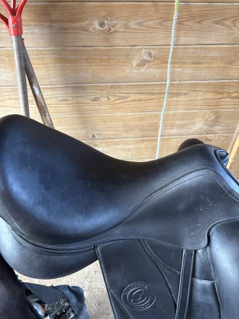 Sella da dressage Forestier  17.5" - 2022