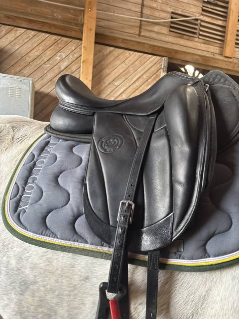 Sella da dressage Forestier  17.5" - 2022