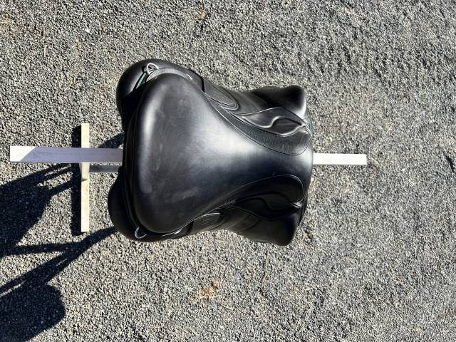 Sella da salto ostacoli Devoucoux  17.5" - 2023