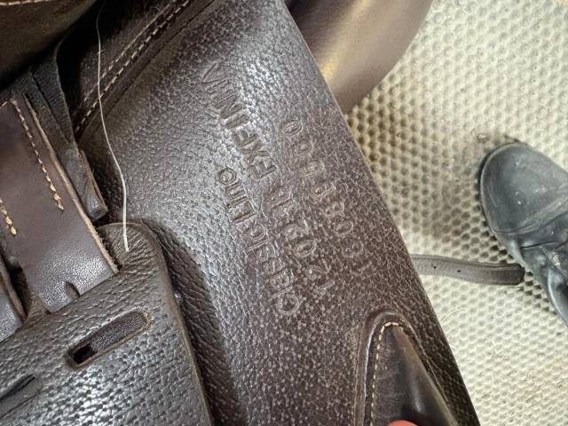 Sella da salto ostacoli Ikonic  17.5" - 2019