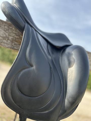 Sella da dressage Antarès  17" - 2008