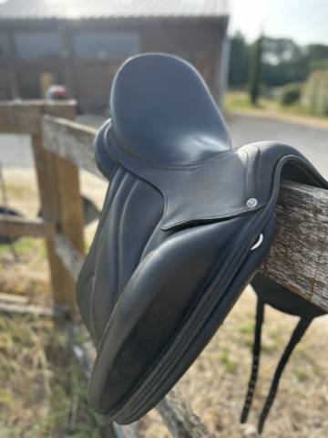 Sella da dressage Antarès  17" - 2008