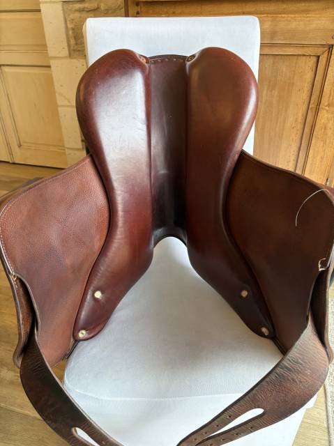 Sella da salto ostacoli Meyer  17" - 2023