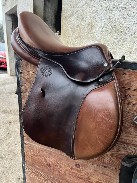 Sella da salto ostacoli Antarès  17" - 2018