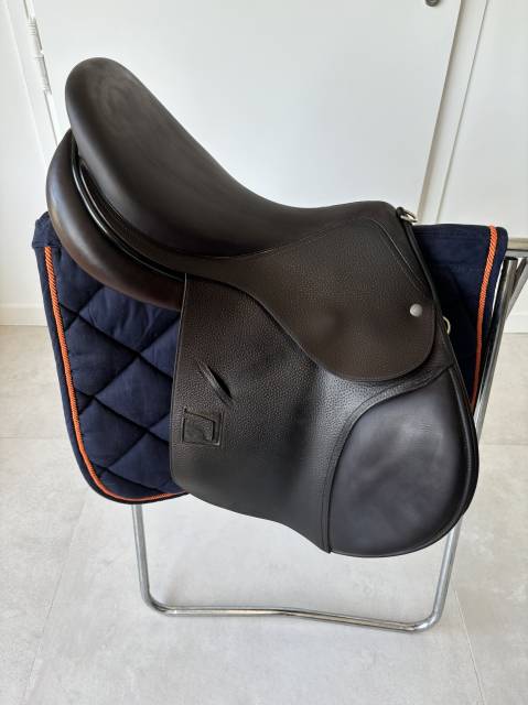 Sella da salto ostacoli Childeric  17.5" - 2018