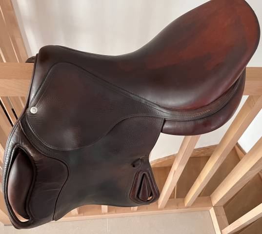 Sella da salto ostacoli Fleur de Lys Pompadour  18" - 2018