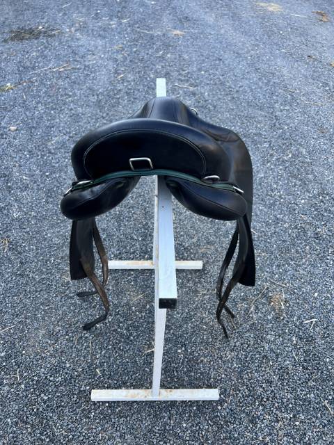 Sella da dressage Devoucoux  17.5" - 2023