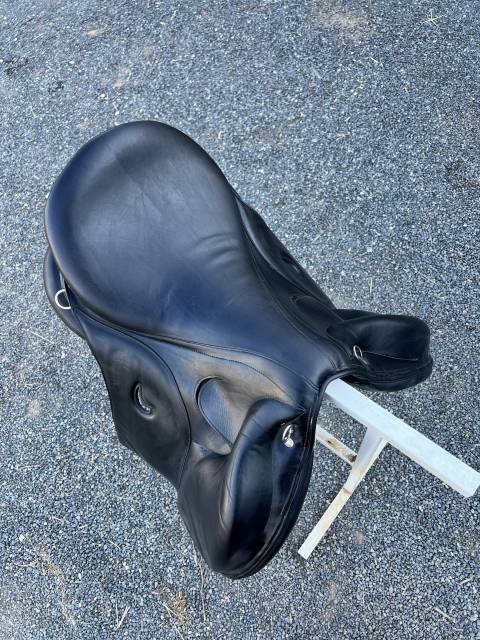 Sella da dressage Devoucoux  17.5" - 2023