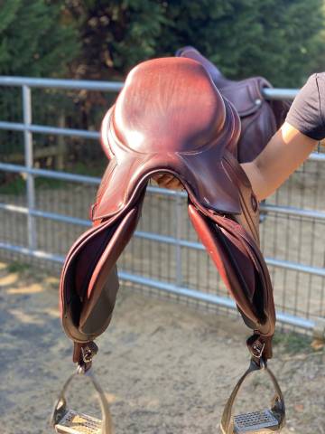 Sella da salto ostacoli CWD  17" - 2020