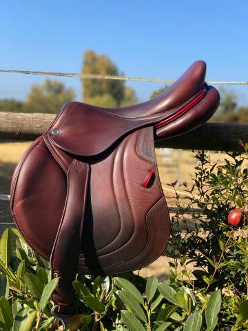 Sella da salto ostacoli CWD  17" - 2020