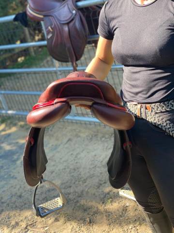 Sella da salto ostacoli CWD  17" - 2020