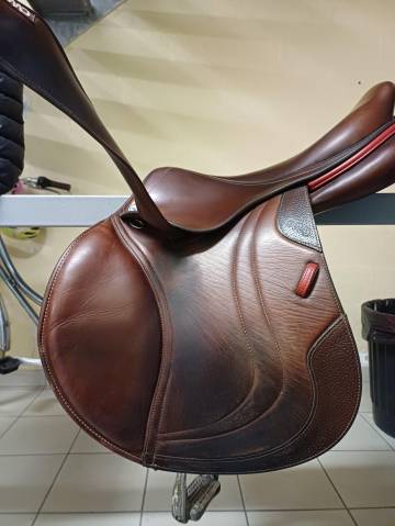 Sella da salto ostacoli CWD  17" - 2020