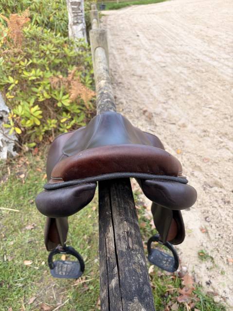 Sella da salto ostacoli Forestier  17.5" - 2023