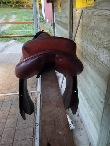 Sella da salto ostacoli Delgrange  17.5" - 2004