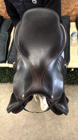 Sella da salto ostacoli CWD  17.5" - 2025