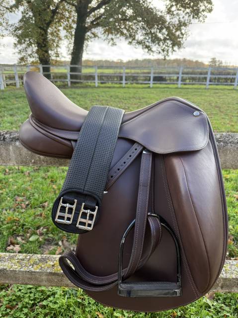 Sella mista Bates  18" - 2024