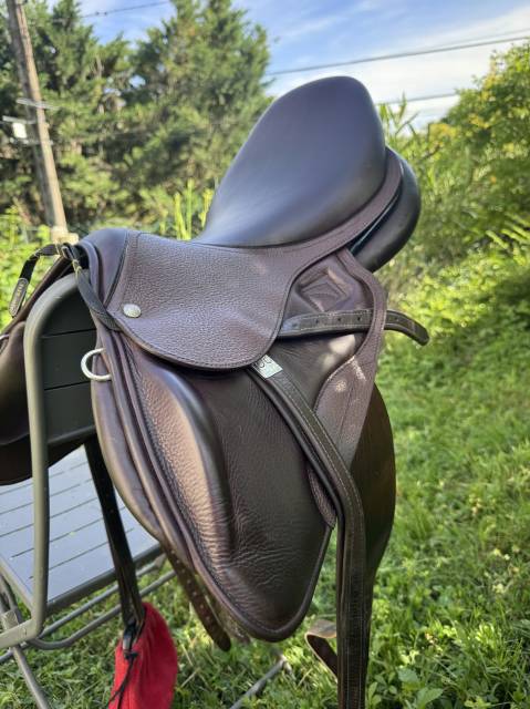 Sella da salto ostacoli Childeric  18" - 2023