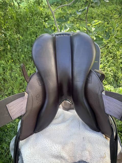 Sella da salto ostacoli Childeric  18" - 2023