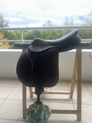 Sella da salto ostacoli Forestier  18" - 2023