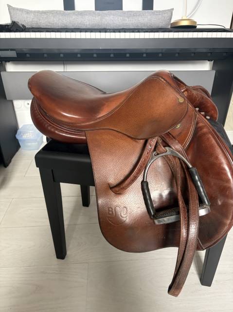 Sella da salto ostacoli Delgrange  17" - 2006