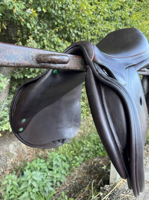 Sella da salto ostacoli Equipe  17.5" - 2023