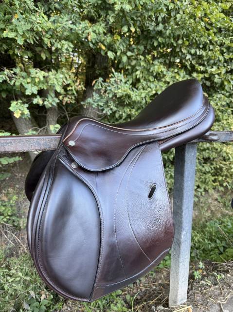 Sella da salto ostacoli Equipe  17.5" - 2023