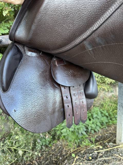 Sella da salto ostacoli Equipe  17.5" - 2023