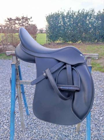 Sella mista Wintec Wintec 500 wide polyvalente (all-purpose) 17.5" - 2022