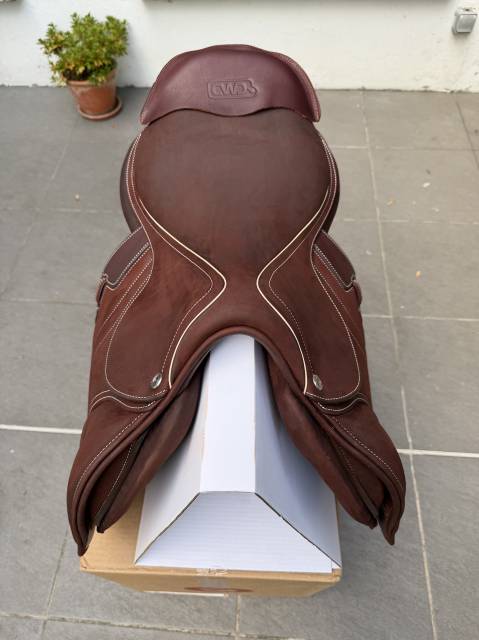 Sella da salto ostacoli CWD  17.5" - 2025