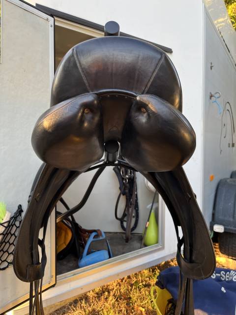 Sella da dressage Antarès  17.5" - 2010