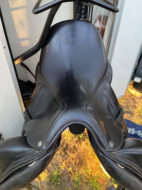 Sella da dressage Antarès  17.5" - 2010