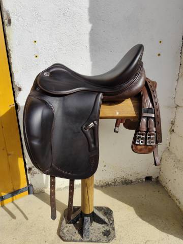 Sella da dressage Prestige Italia  18" - 2015