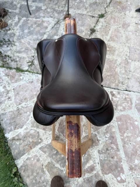 Sella da salto ostacoli Devoucoux  18" - 2016