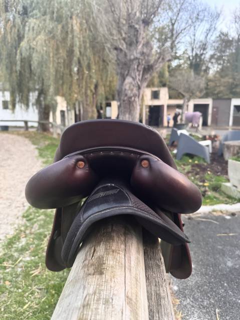 Sella da salto ostacoli Meyer  17.5" - 2021