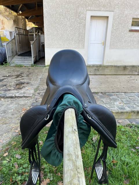 Sella da dressage Forestier  17.5" - 2023