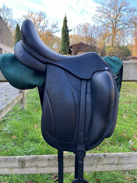 Sella da dressage Forestier  17.5" - 2023