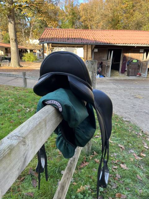Sella da dressage Forestier  17.5" - 2023