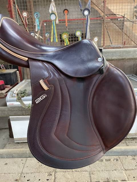 Sella da salto ostacoli CWD  17" - 2024