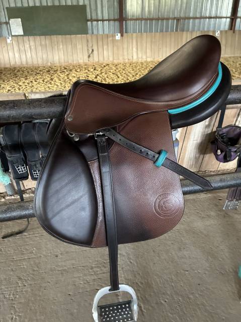 Sella da salto ostacoli Forestier  17.5" - 2023