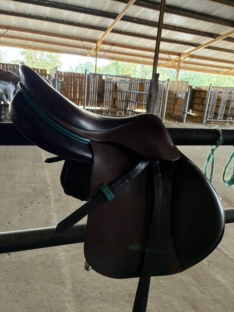 Sella da salto ostacoli Forestier  17.5" - 2023