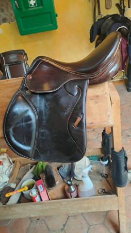 Sella da salto ostacoli Prestige Italia  16" - 2011