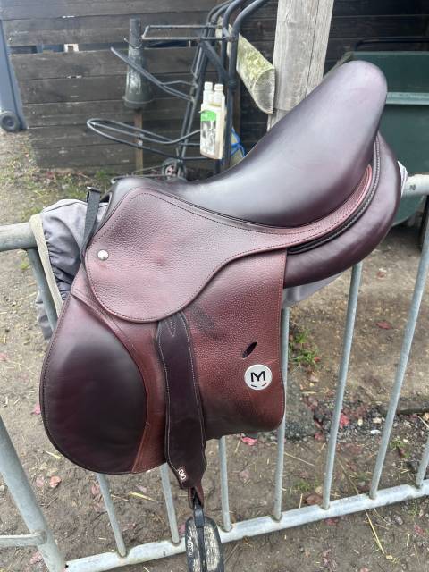 Sella da salto ostacoli Meyer  17" - 2021