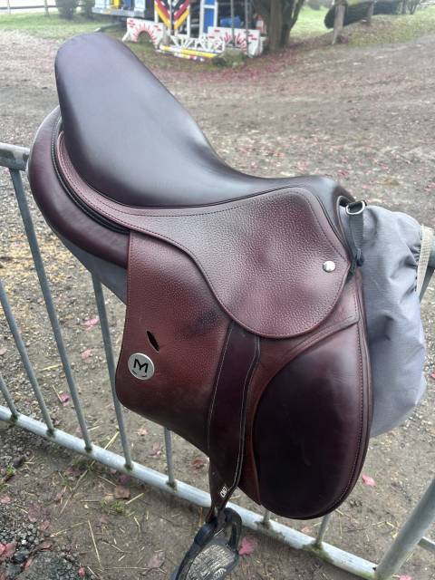 Sella da salto ostacoli Meyer  17" - 2021