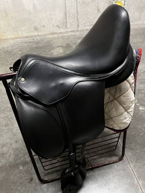 Sella da dressage Macel  17.5" - 2024